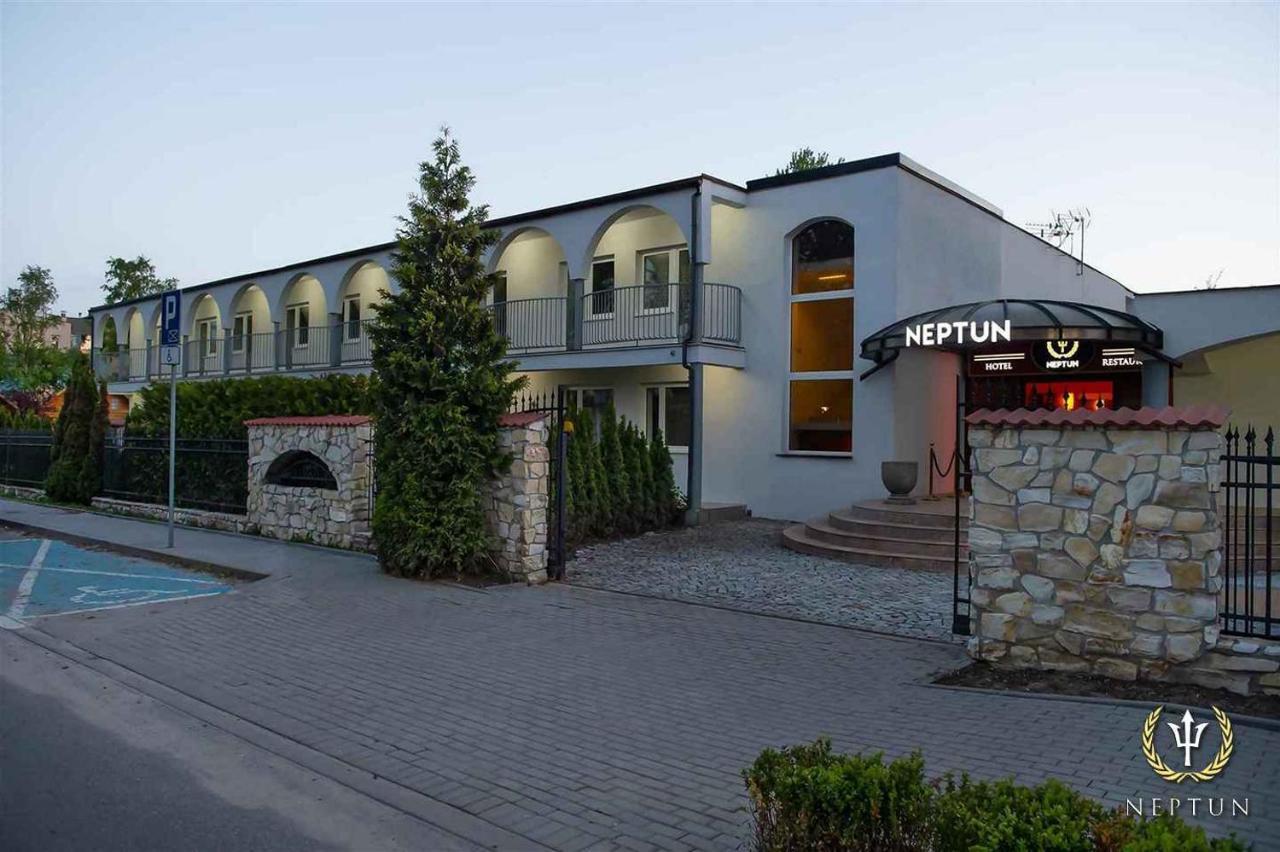 Neptun Ψ Hotel ยาสต์เชอเบีย กูรา ภายนอก รูปภาพ