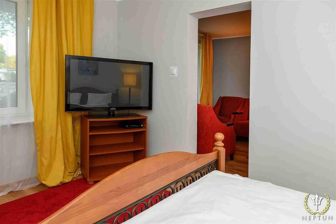 Neptun Ψ Hotel ยาสต์เชอเบีย กูรา ภายนอก รูปภาพ