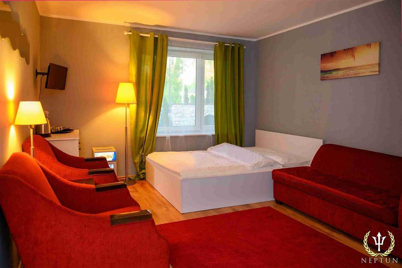 Neptun Ψ Hotel ยาสต์เชอเบีย กูรา ภายนอก รูปภาพ
